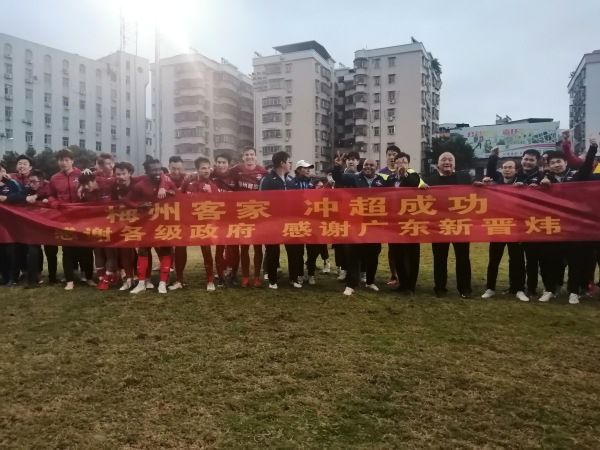 所以，这一次，他也第一时间报名了拍卖会，想借这个机会，努力一把、争取能再得到些许回春丹。